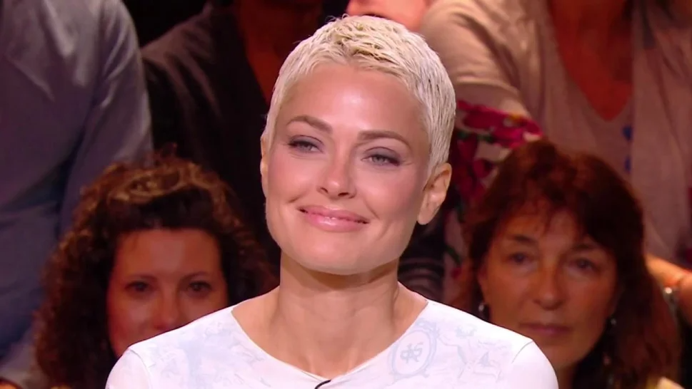 Lire la suite à propos de l’article Caroline Receveur : plongeons dans ses énergies à travers son thème numérologique