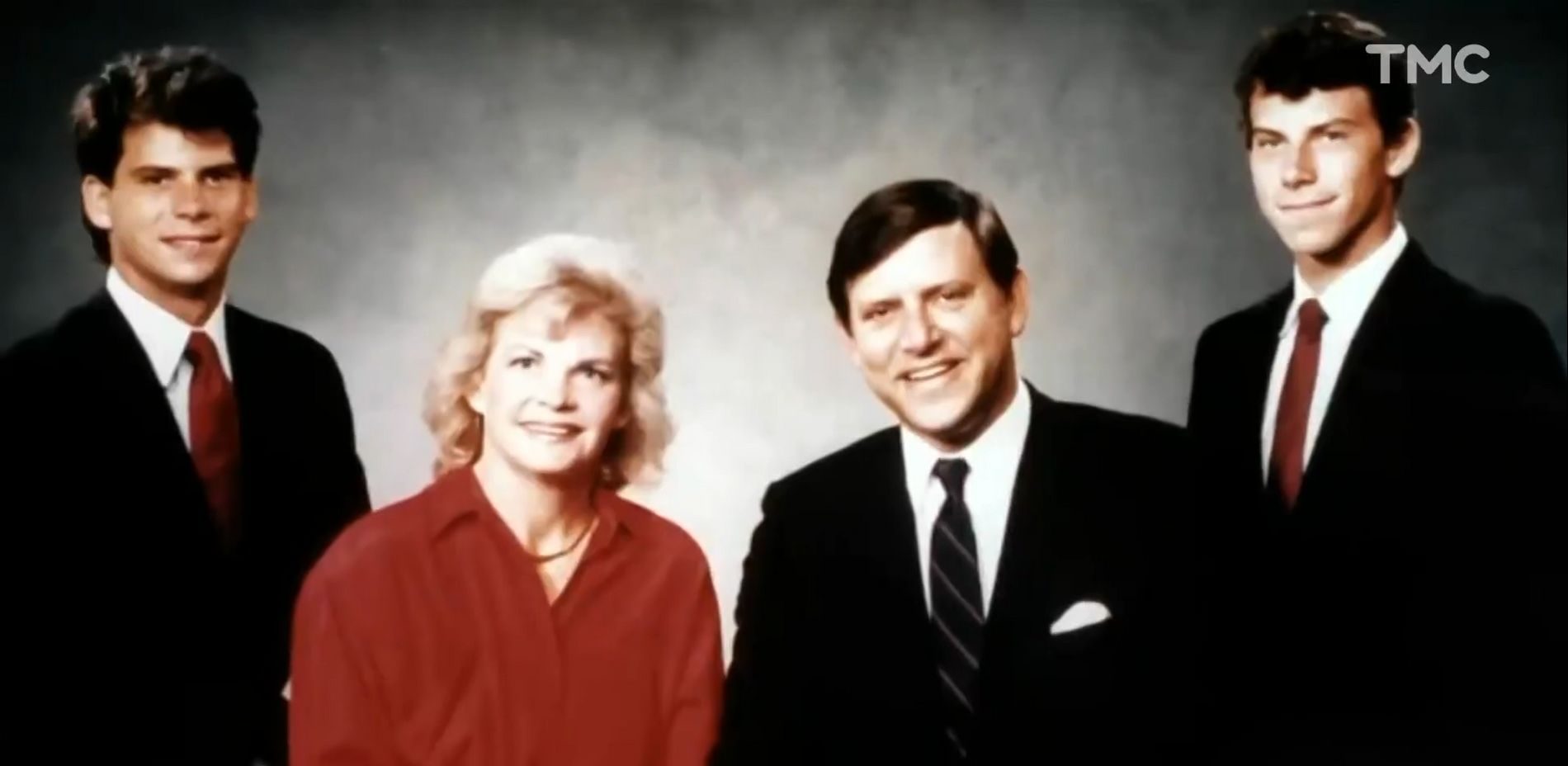 Lire la suite à propos de l’article Famille Menéndez : Quand la culture du silence et l’autorité mènent tout droit au drame…